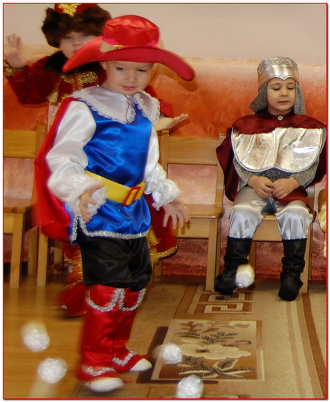 https://serpantinidey.ru/ Новогодний утренник для малышей, костюм мушкетера