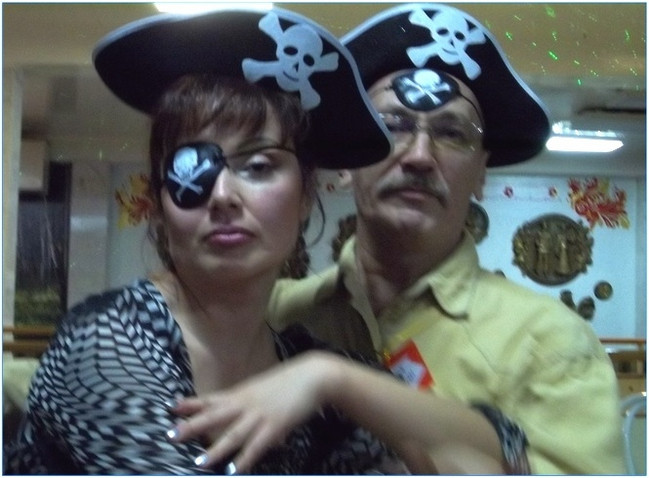 https://serpantinidey.ru/Новый сценарий пиратской новогодней вечеринки